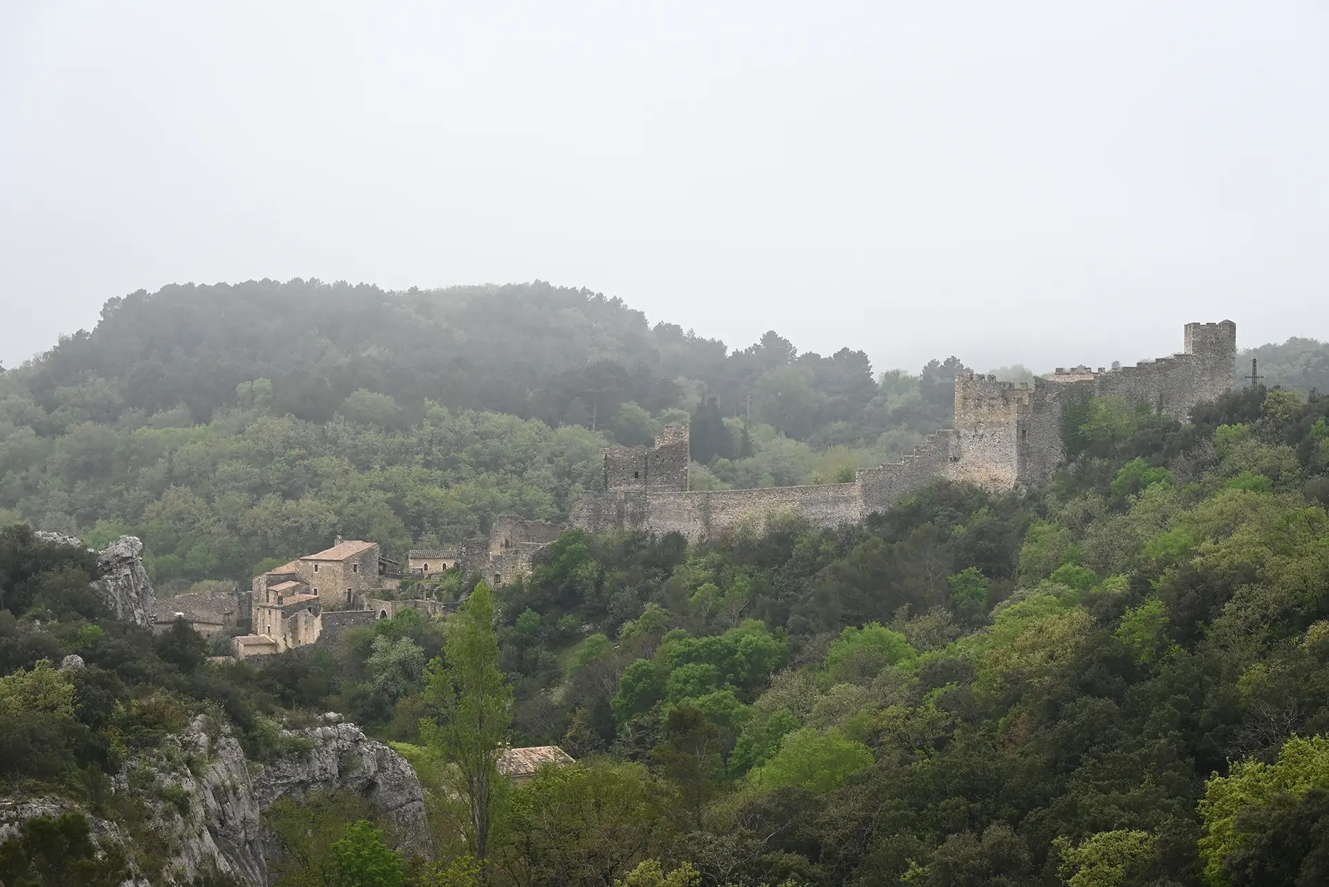 Le Château de Saint-Montan (Ardèche) Le Château de Saint-Montan (Ardèche)